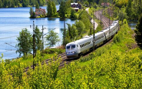 train SJ X2000 summertime Sweden