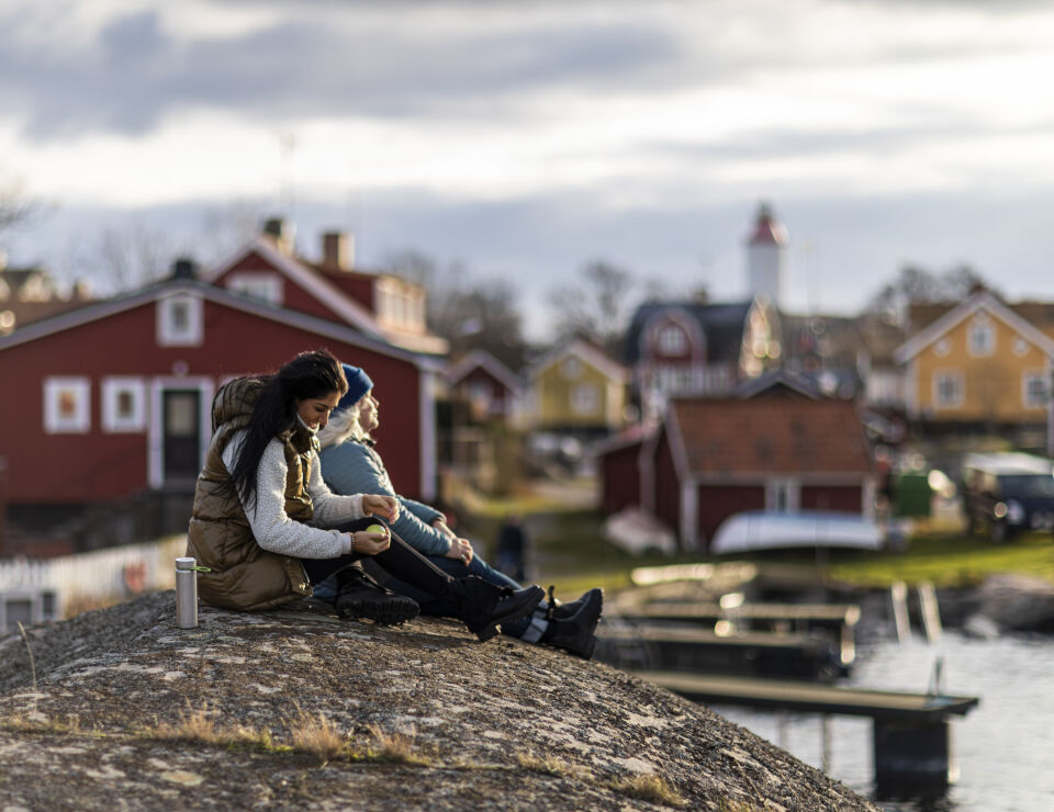 fika on a cliff in the stockholm archipelago @Henrik Trygg Visit Stockholm